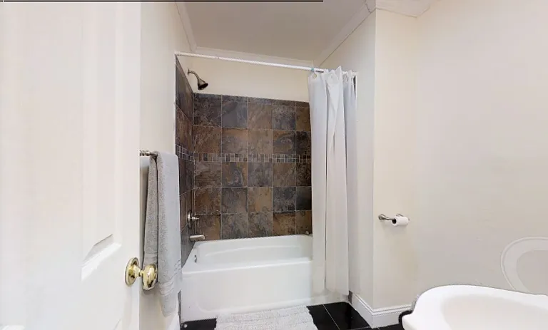229 Ashworth Pl #22 — Photo 14