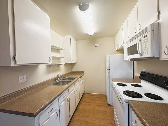 2nd image of 9761 Marilla Dr #16