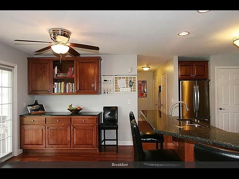 943 W Forsyth Rd — Photo 11