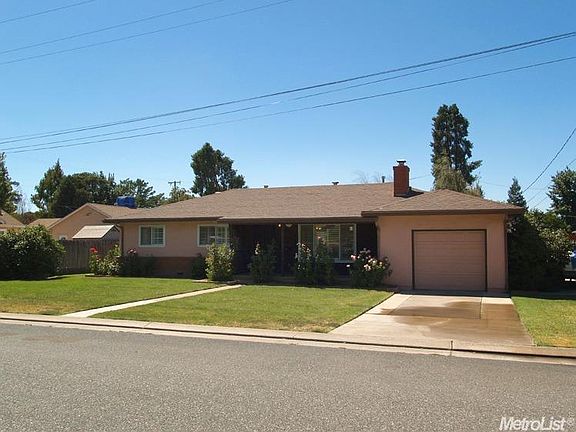 3rd image of 1529 Pioneer St