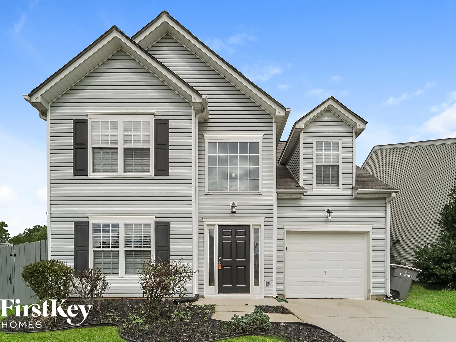 3 bed, 2.5 bath, 1563 sqft, $2,200 — Photo 2