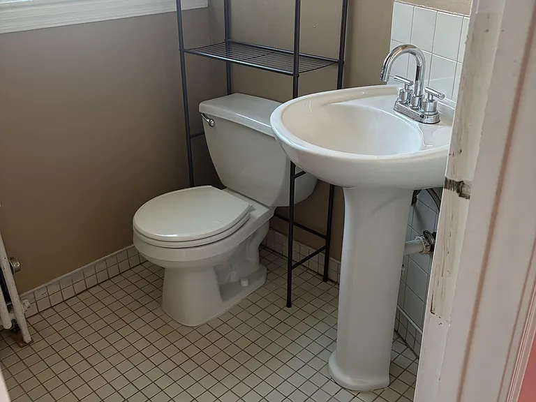 831 Castleton Ave #2 — Photo 8