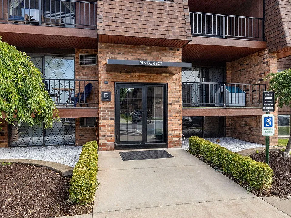 Pinecrest Apartments