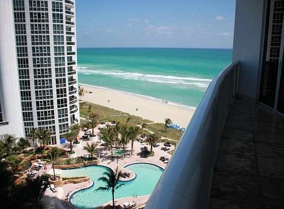3rd image of 18101 Collins Ave APT 1106