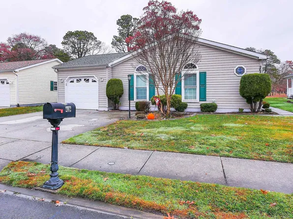 262 Pebble Beach Dr, Mays Landing, NJ 08330