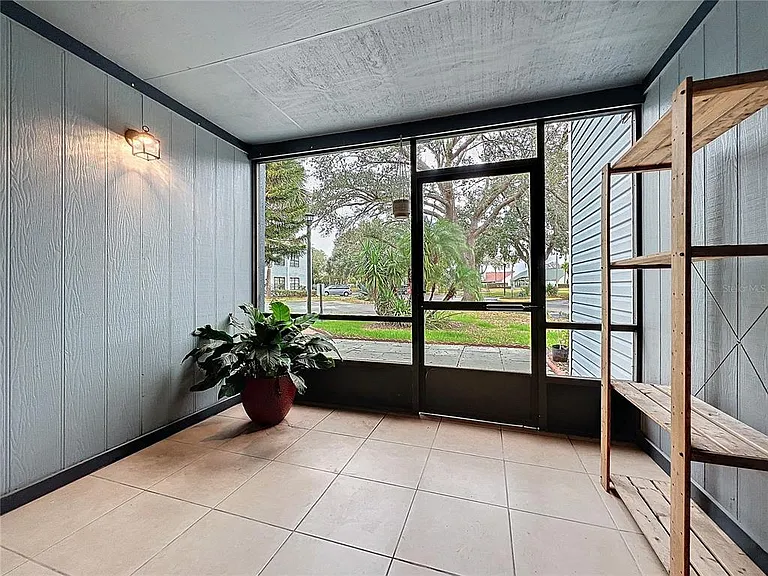 Southpointe Dr — Photo 20