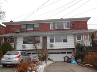 5804 183rd St, Flushing, NY 11365