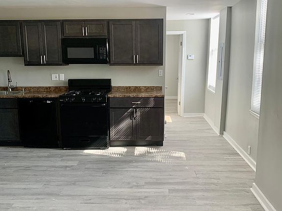 3rd image of 2732 S Jefferson Ave APT 1F