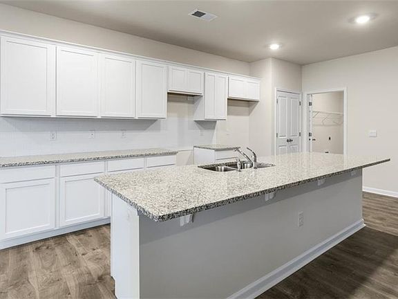 4th image of 327 Willowbrooke Way