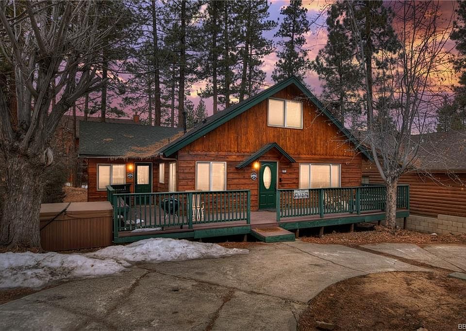 1st image of 696 Eureka Dr