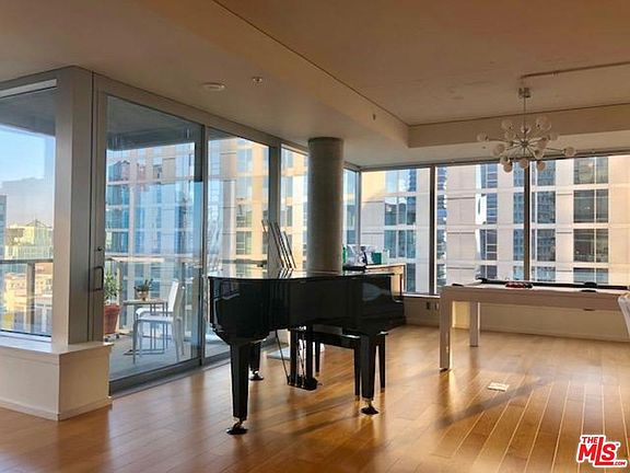 3rd image of 1155 S Grand Ave APT 1809