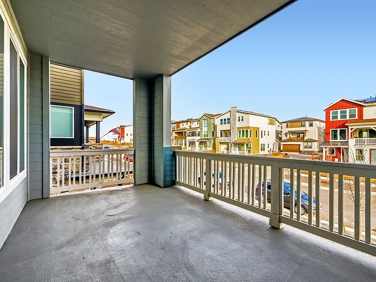 Balcony facing Hearteye Trail