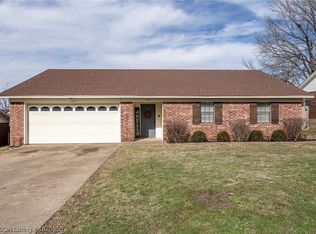 506 Deer Trl, Van Buren, AR 72956