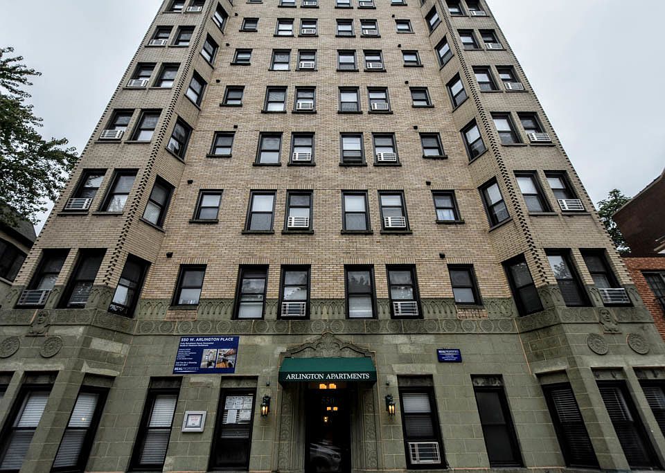 1st image of 550 W Arlington Pl APT 206