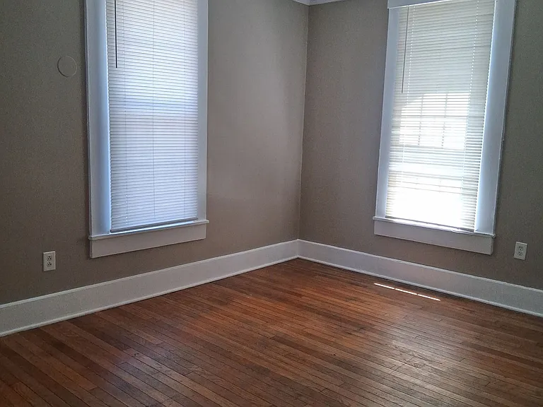 121 S 5th St — Photo 16