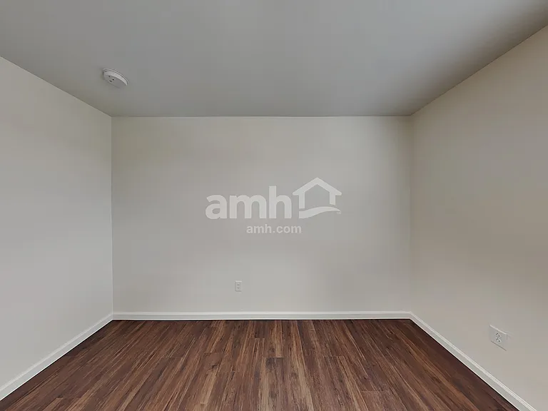 854 E Artesia Pl — Photo 17
