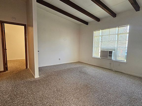 3rd image of 611 Hoover St