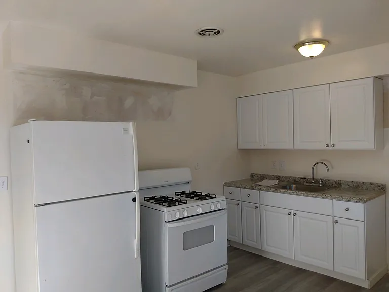 210 Nob Hill Ter #1 — Photo 3