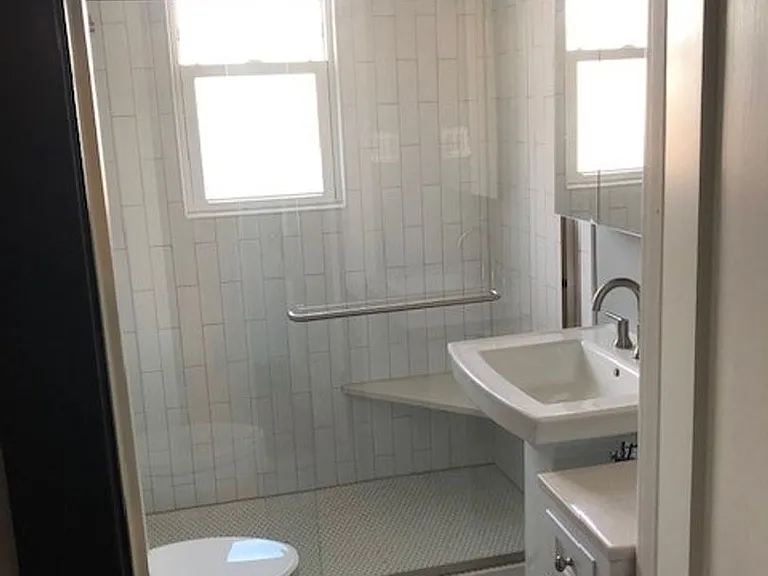 2717 N Fillmore St — Photo 4