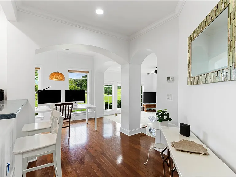 901 Renaissance Ct — Photo 9