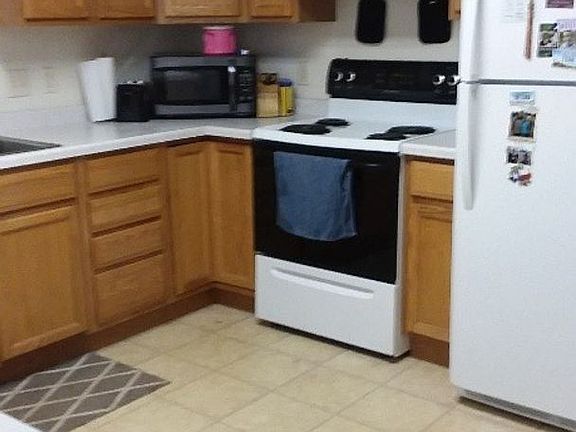 2nd image of 828 E Prairie Ln APT 3