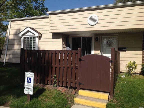 2nd image of 227 Sagamore Hills Dr