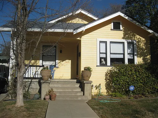 3913 Sherman Way photo 1