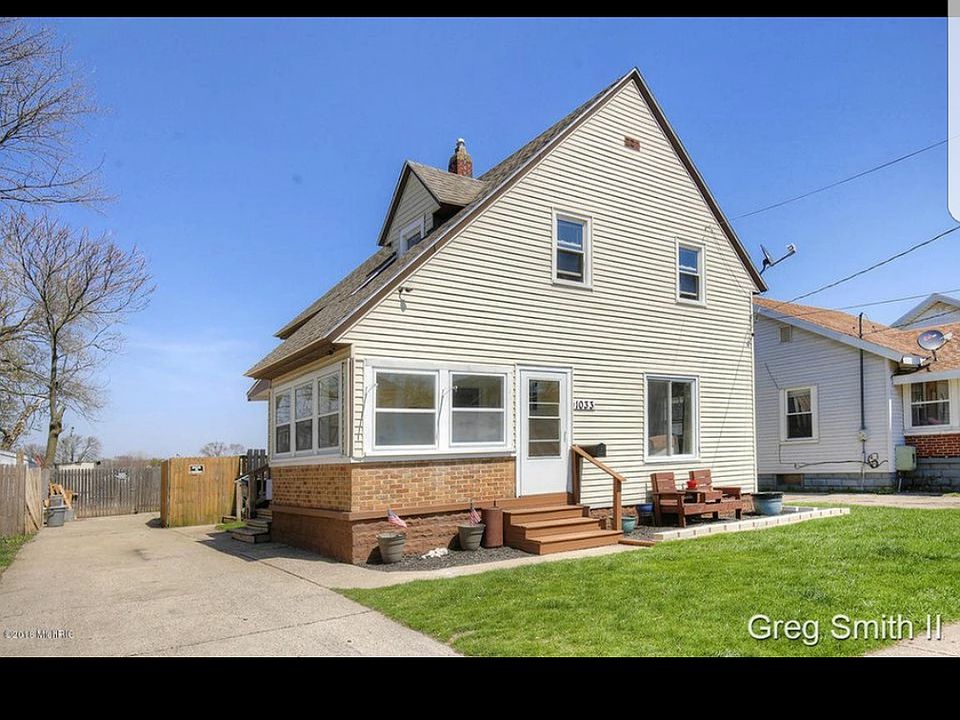 1st image of 1033 Joosten St SW