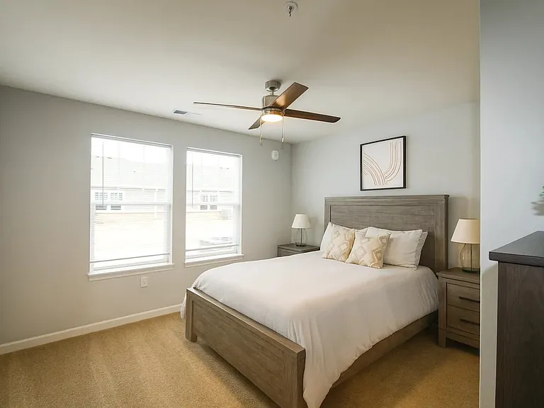 Sunspring Apartments — Photo 13