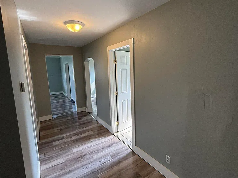 1182 Wheeling Ave — Photo 3