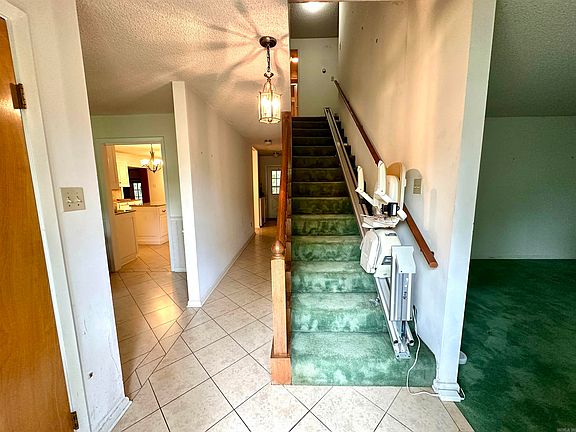 4th image of 1808 Royal Oaks Dr