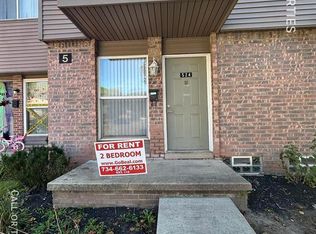 524 Villa Dr, Ypsilanti, MI 48198