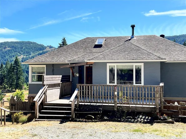 133 Baker Rd, Saltspring Island, BC V8K 2N6