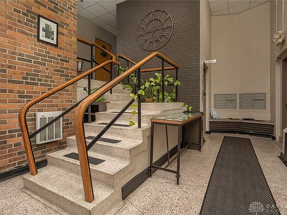 5th image of 207 E 6th St Unit 103