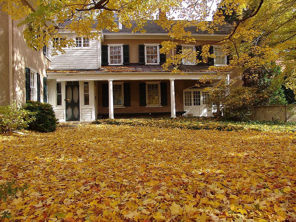 2nd image of 803 Pembroke Ln