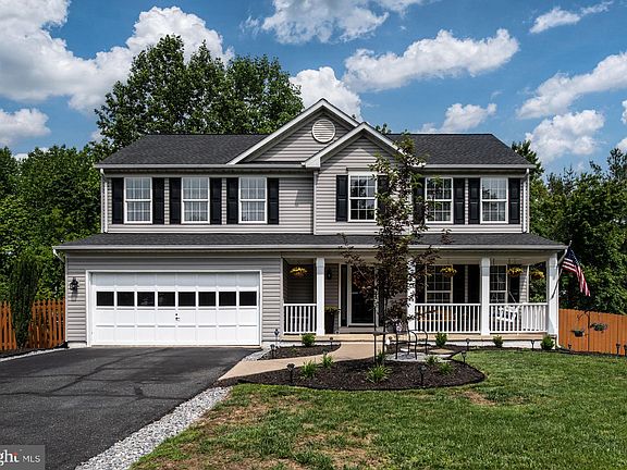 2nd image of 2 Newport Ct