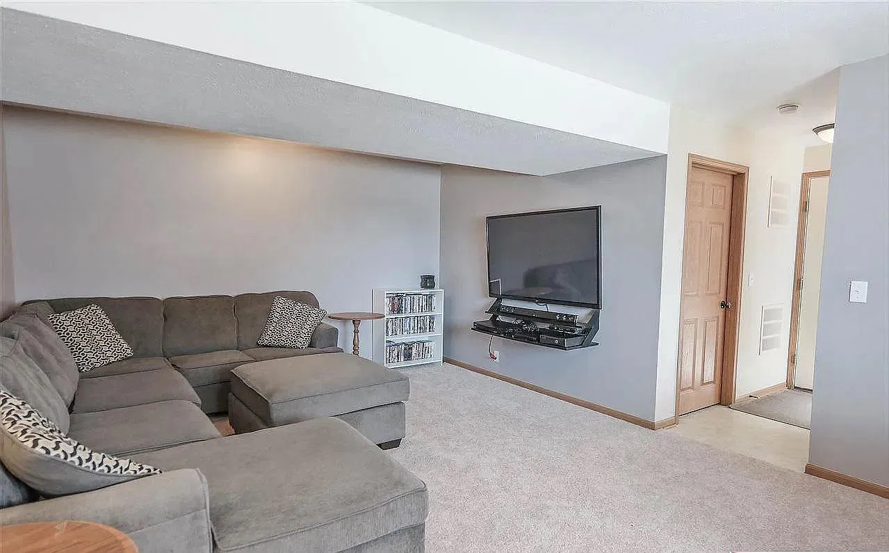 3 bed, 1400 sqft, $1,995 — Photo 4