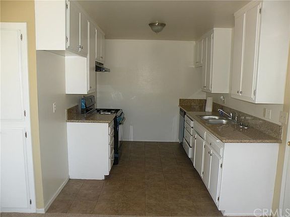 4th image of 31295 Chaney St