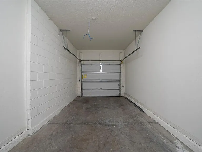 3183 Tocoa Cir — Photo 32