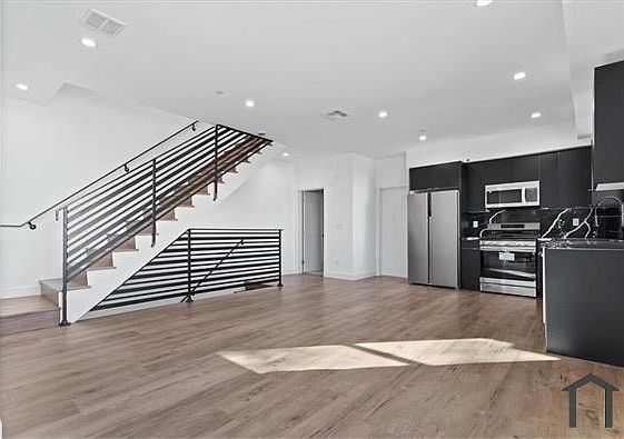 2nd image of 11447 Cumpston St #3