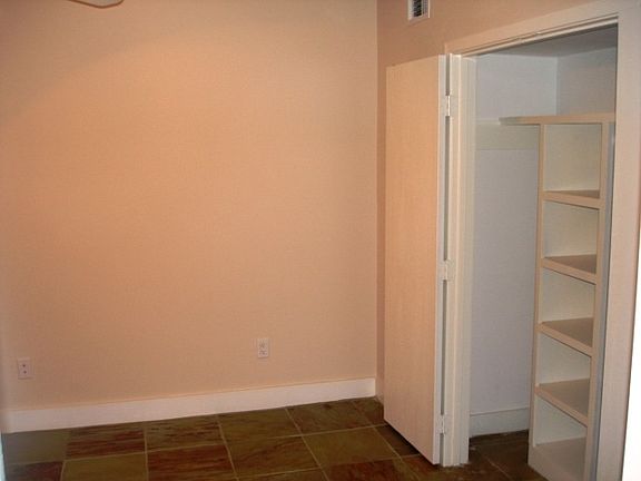 5th image of 2300 Park St APT 19