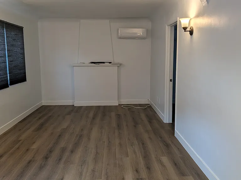 5382 1/4 Poplar Blvd — Photo 8