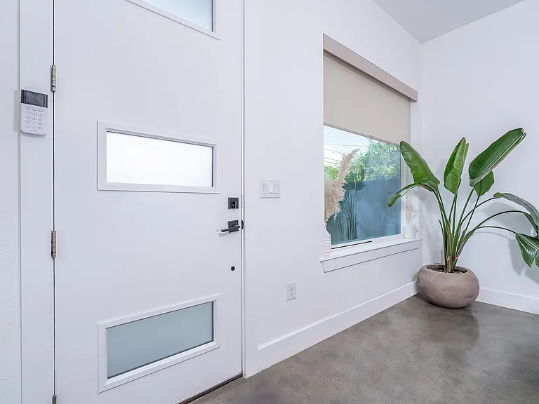 1419 Montopolis Dr #1 — Photo 5