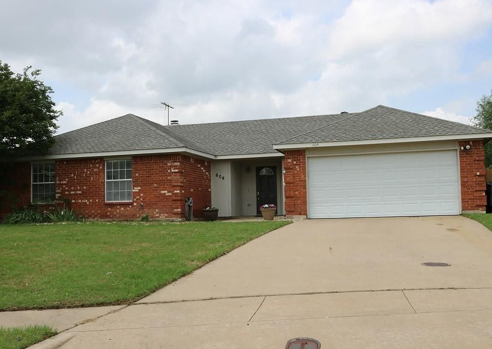 1st image of 604 Graham Ct