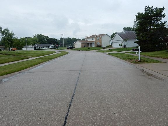 5th image of 813 Vista Pointe Dr
