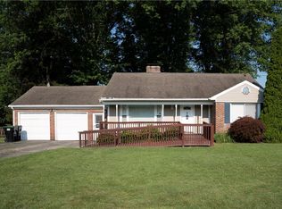 91 N Crescent Dr, Hermitage, PA 16148