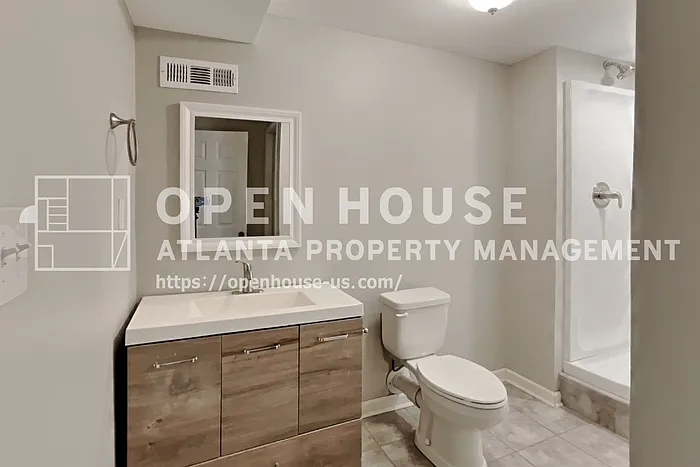 3753 Memorial Pkwy NW — Photo 16