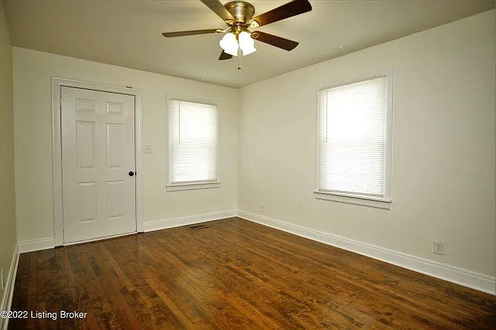 1018 Camden Ave — Photo 2