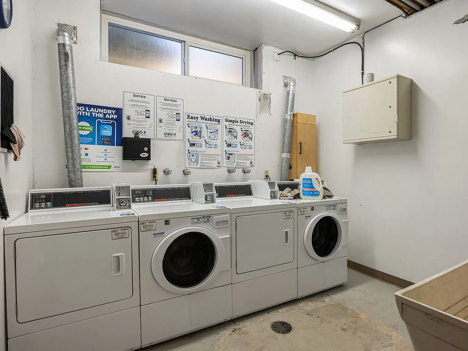 Eastlake Manor Apartments — Photo 4