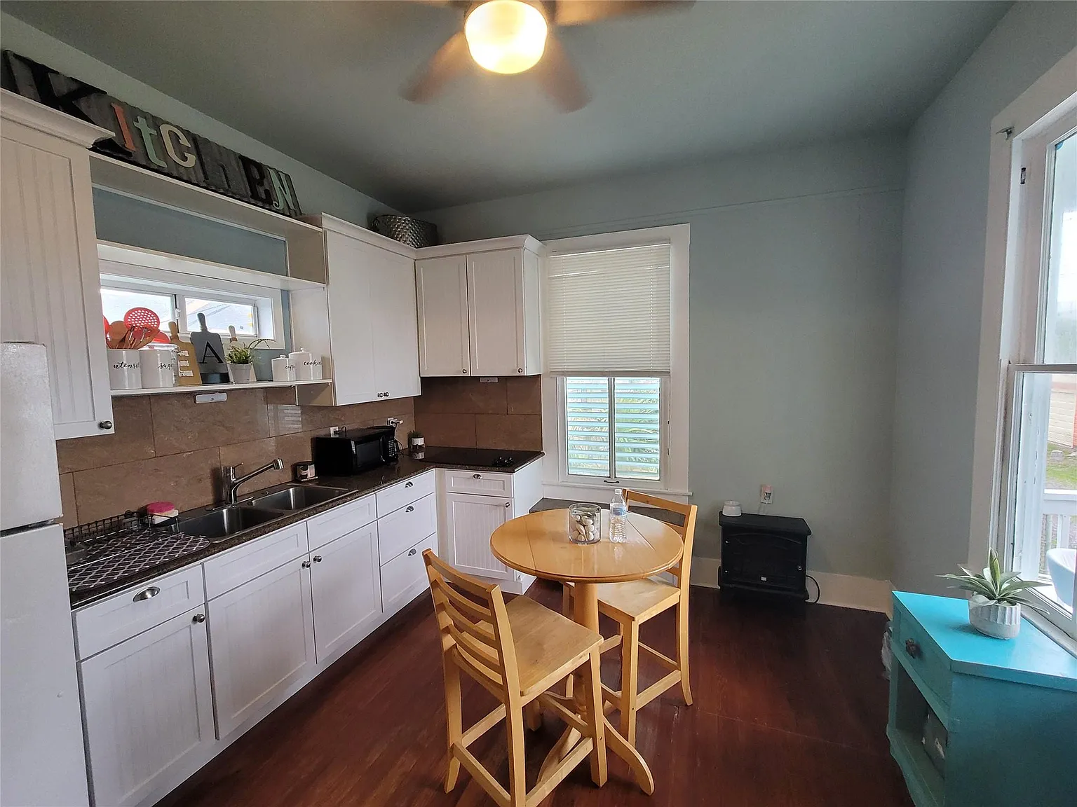 1 bed, 1.0 bath, 895 sqft, $1,375 — Photo 4